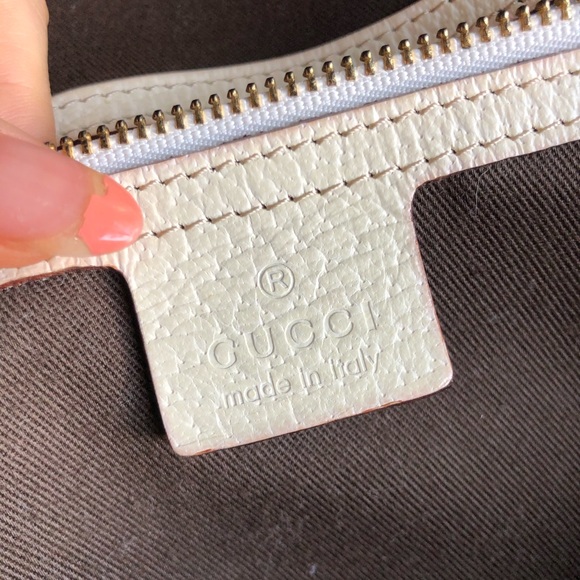 Authentic Gucci Pelham - Picture 3 of 11